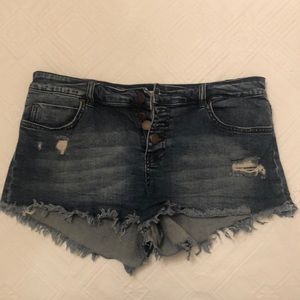 Billabong Distressed shorts